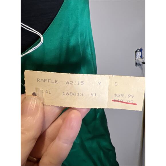 NWT Silk land 100% Silk Emerald Green Scallop Neck Tank Small - Picture 4 of 5